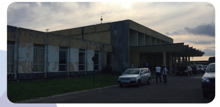 基桑加尼機(jī)場(chǎng)因屋面增加水箱、墻面增加幕墻等建筑物功能提升改造而增加荷載，對(duì)原有建筑質(zhì)量進(jìn)行檢測(cè)鑒定